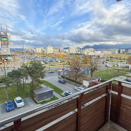 Collection At Coresi Apartamento